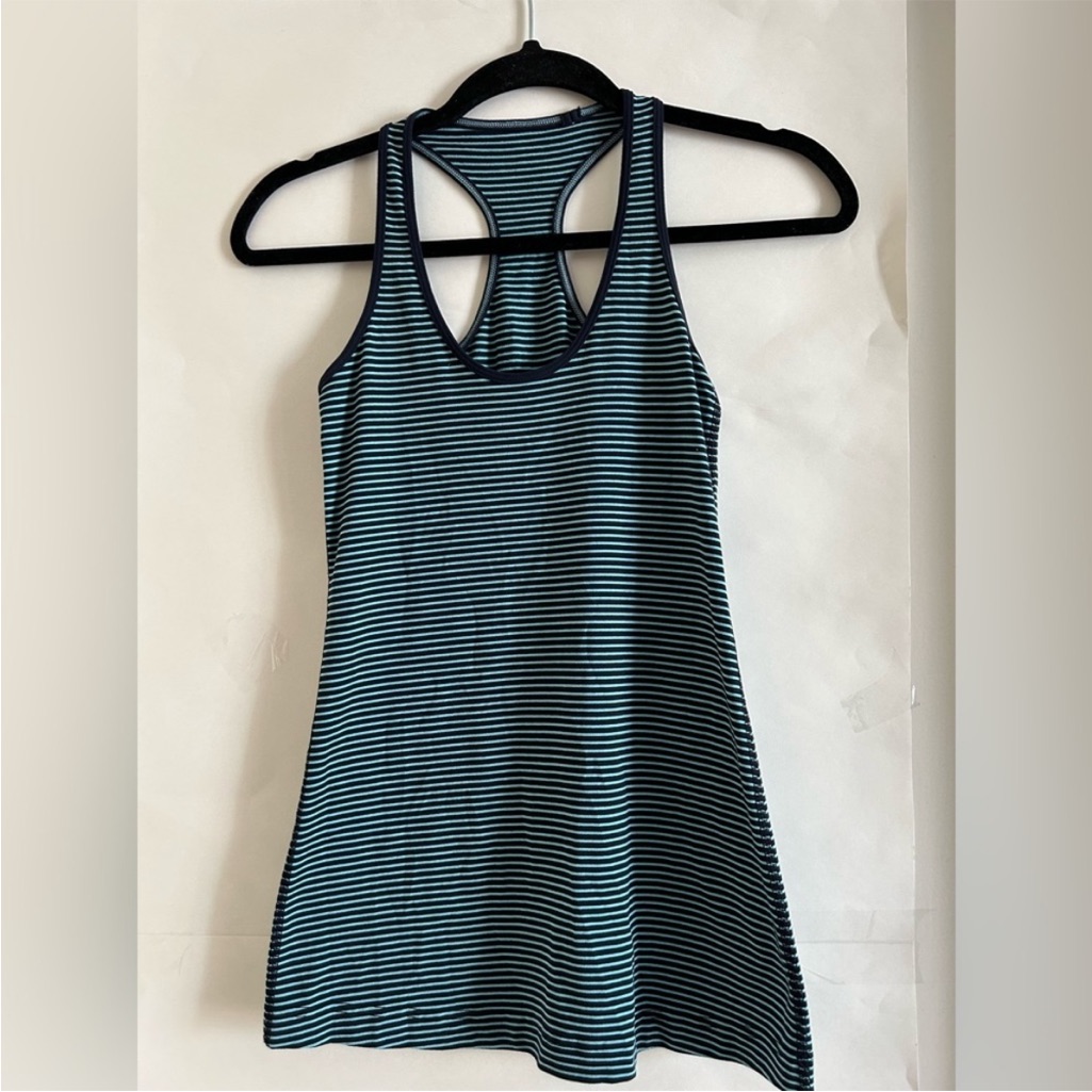656. Euc - Lululemon Cool Racerback Tank Navy & Aqua Stripes